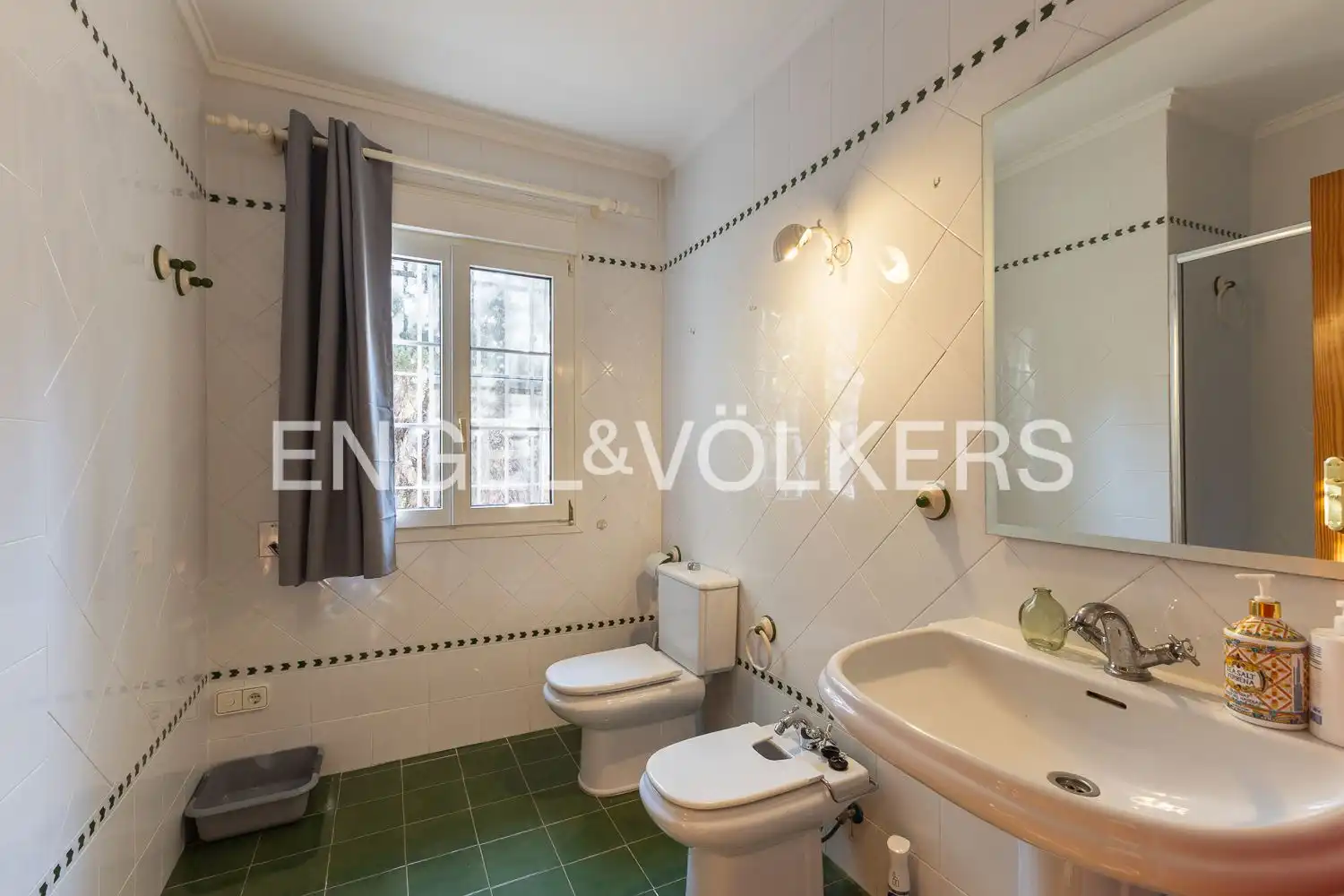 Baño de Casa o chalet de alquiler en Paterna con Aire acondicionado, Calefacción y Jardín privado