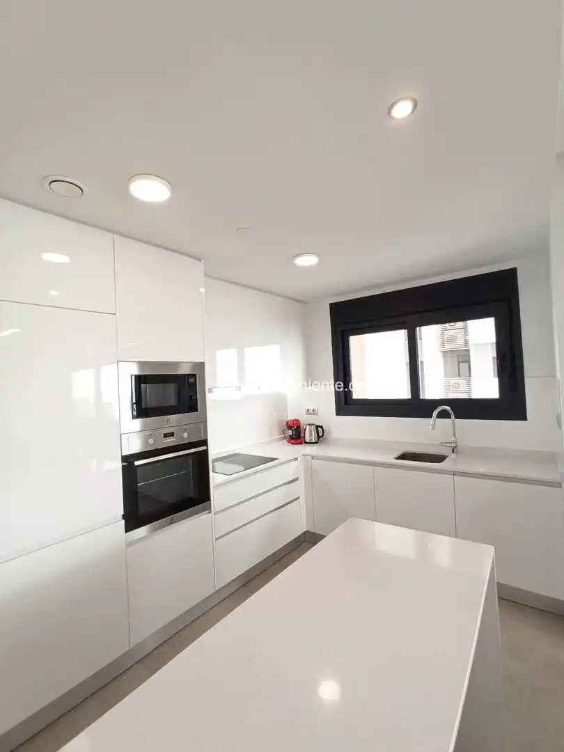 Cocina de Piso de alquiler en Benidorm con Aire acondicionado, Calefacción y Terraza