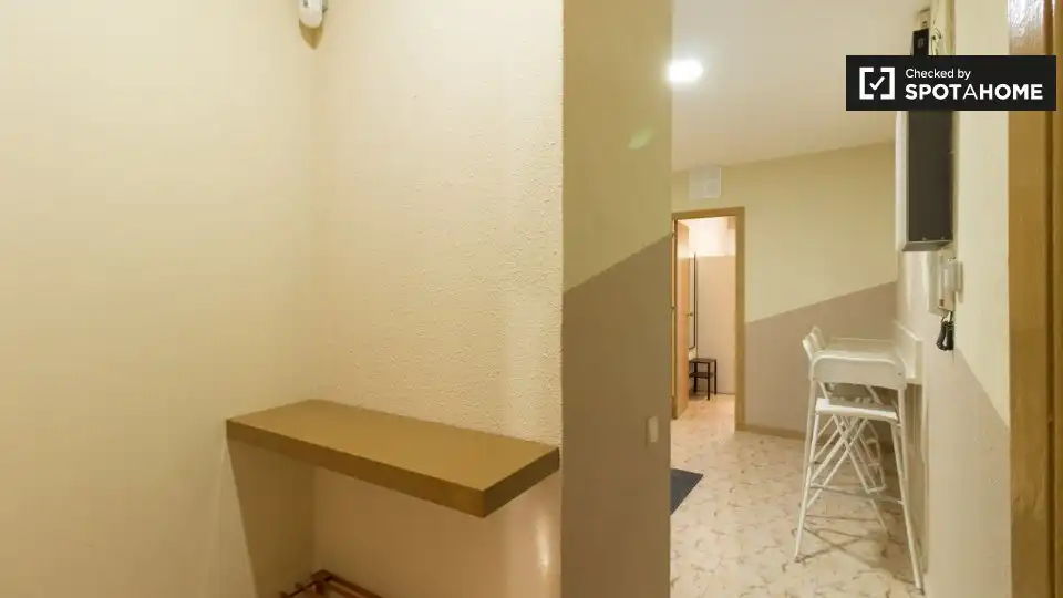 Room in El Camp de l'Arpa del Clot