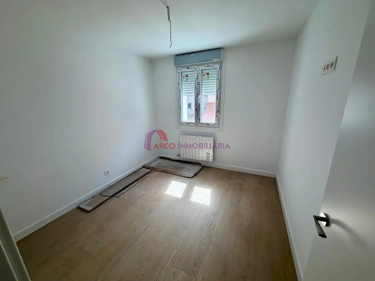 Dormitori de Apartament en venda en Burgos amb Calefacció i Balcó