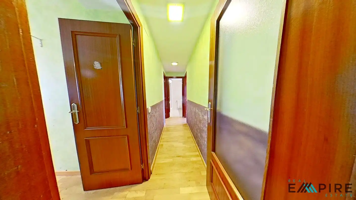 Piso en venta en Madrid con Calefacción, Trastero y Piscina