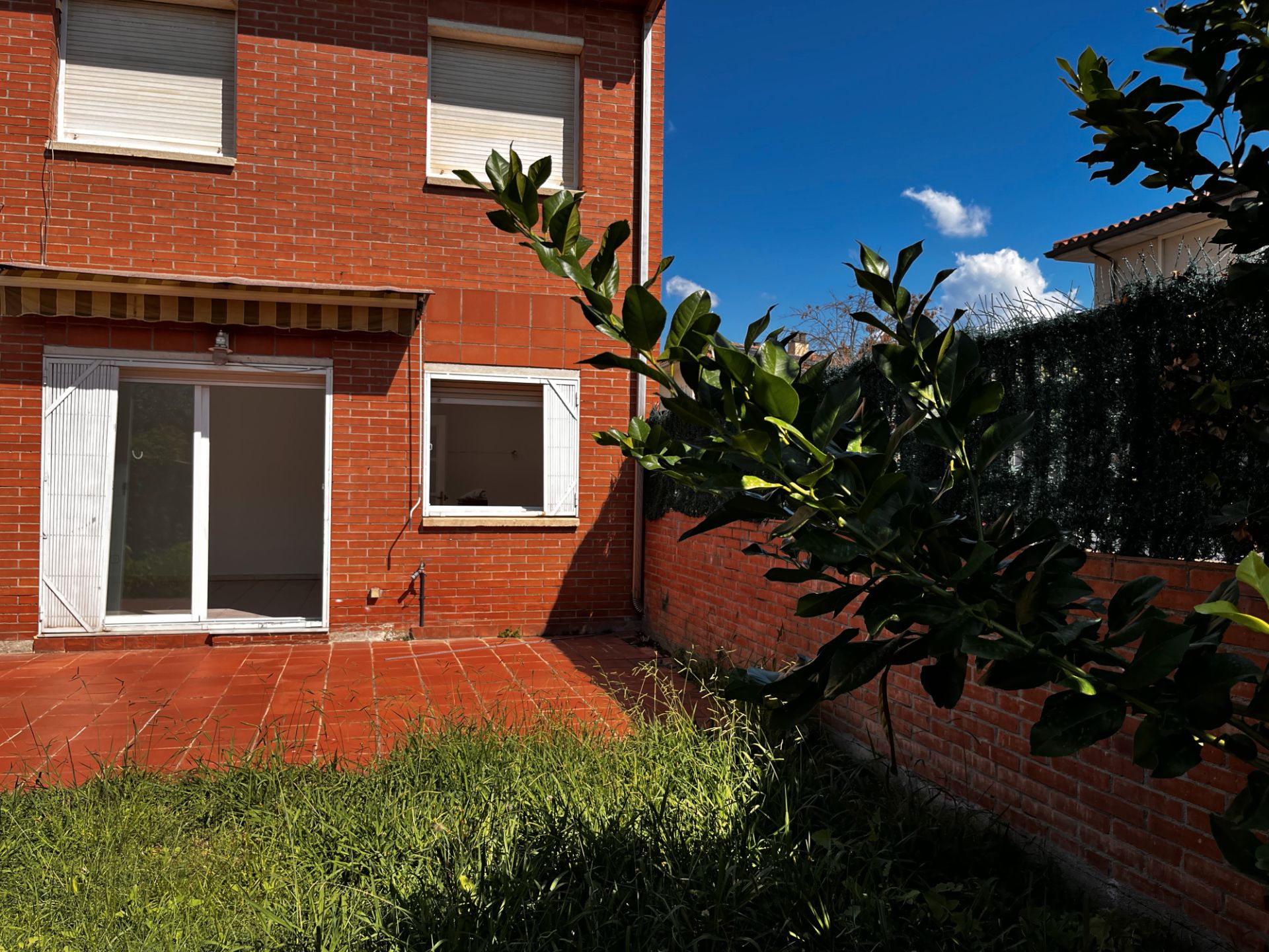 Vista exterior de Casa o chalet de alquiler en Girona Capital con Calefacción, Jardín privado y Horno