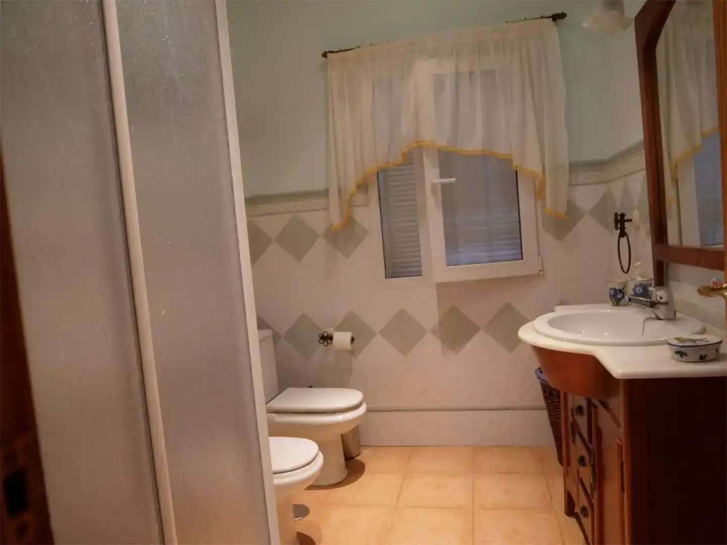 Badezimmer von Wohnung zur Miete in Baeza mit Privatgarten, Abstellraum und Möbliert