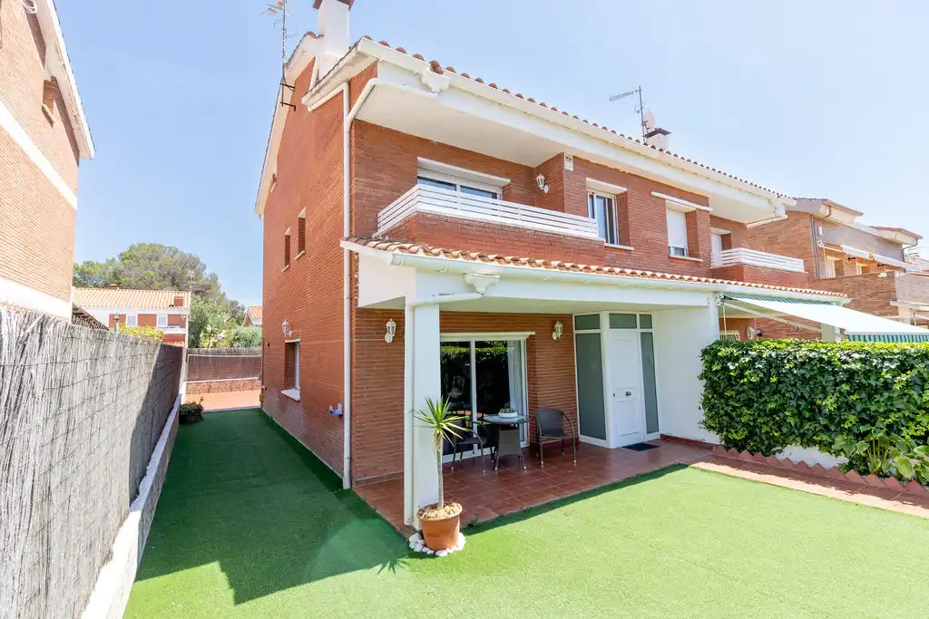 Jardín de Casa o chalet en venta en Sant Vicenç de Montalt con Aire acondicionado, Calefacción y Terraza