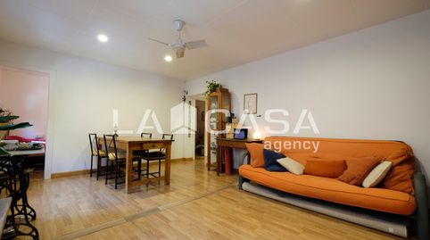 Foto 2 de Piso en venta en El Turó de la Peira, Barcelona Capital