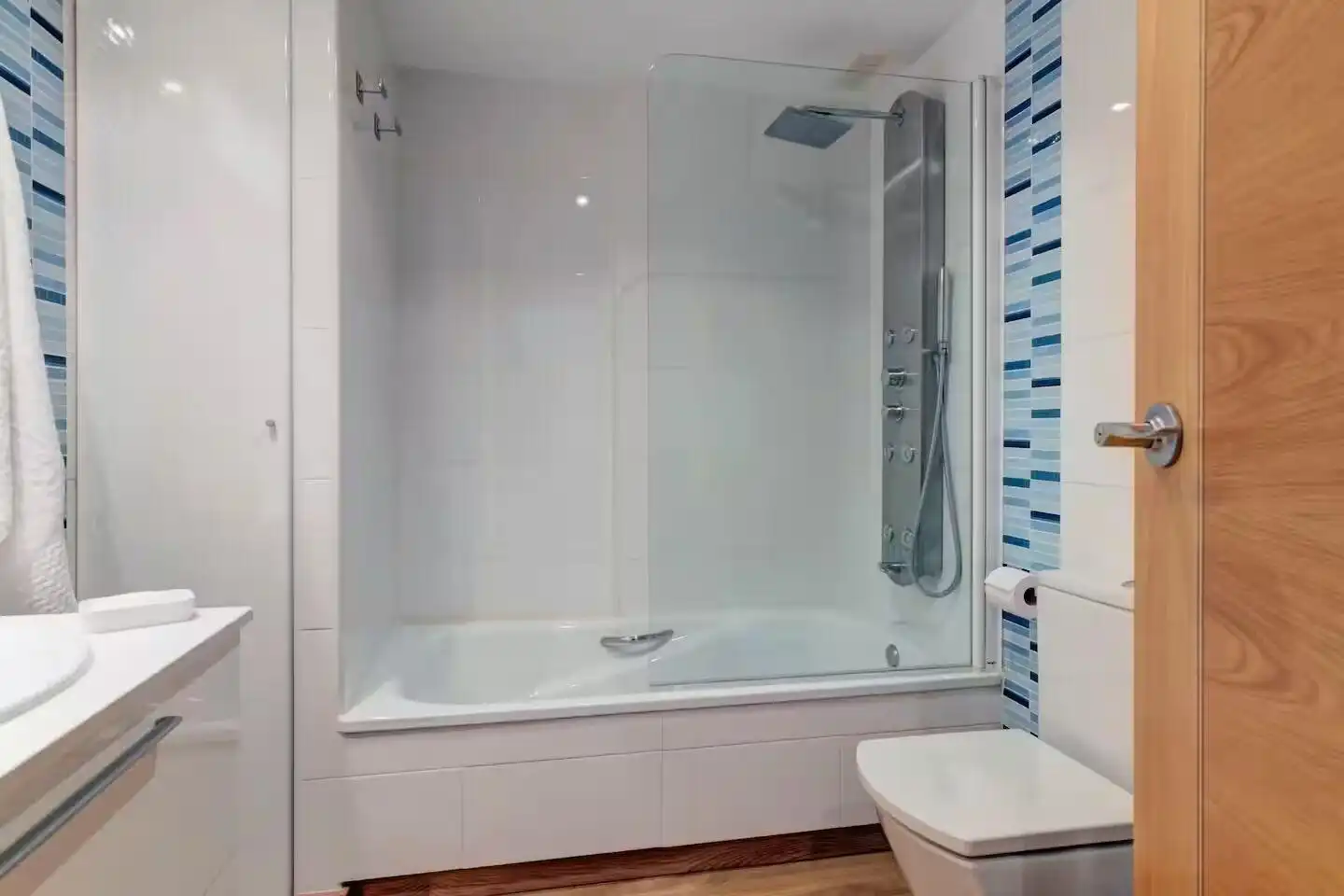 Flat for rent in Calle Santa Ángela de la Cruz, Encarnación - Regina