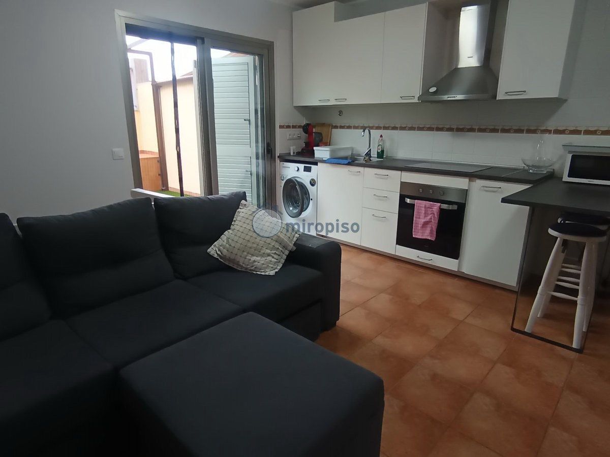 Sala d'estar de Pis de lloguer en San Cristóbal de la Laguna amb Terrassa