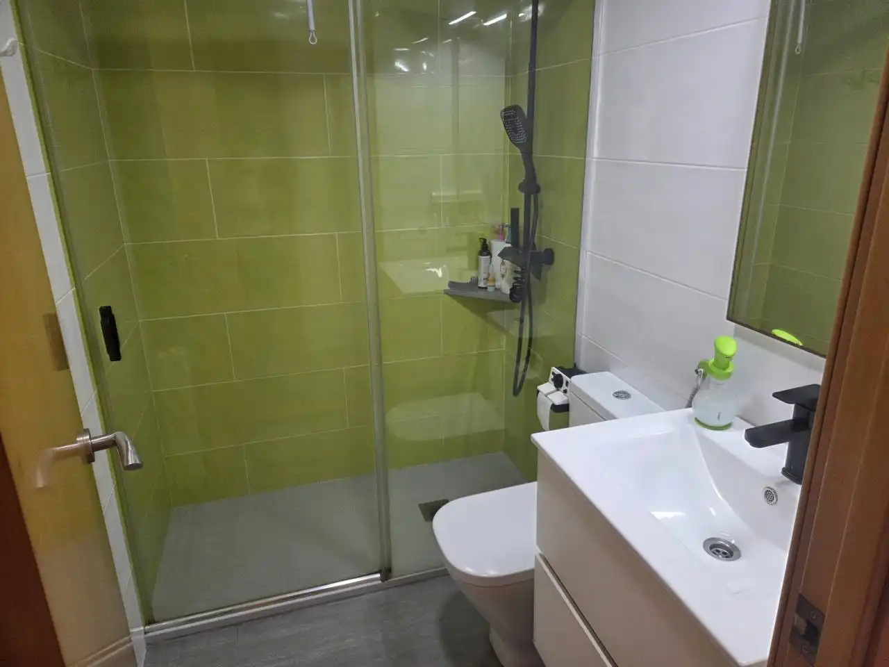 Badezimmer von Wohnung zum Verkauf in Cubelles mit Heizung, Parkett und Abstellraum