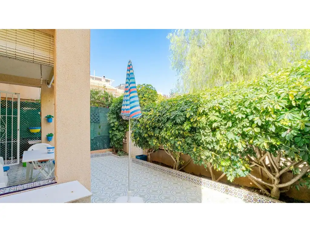 Bungalow amb piscina en venda a Calle Alboran S/N, imagen 8