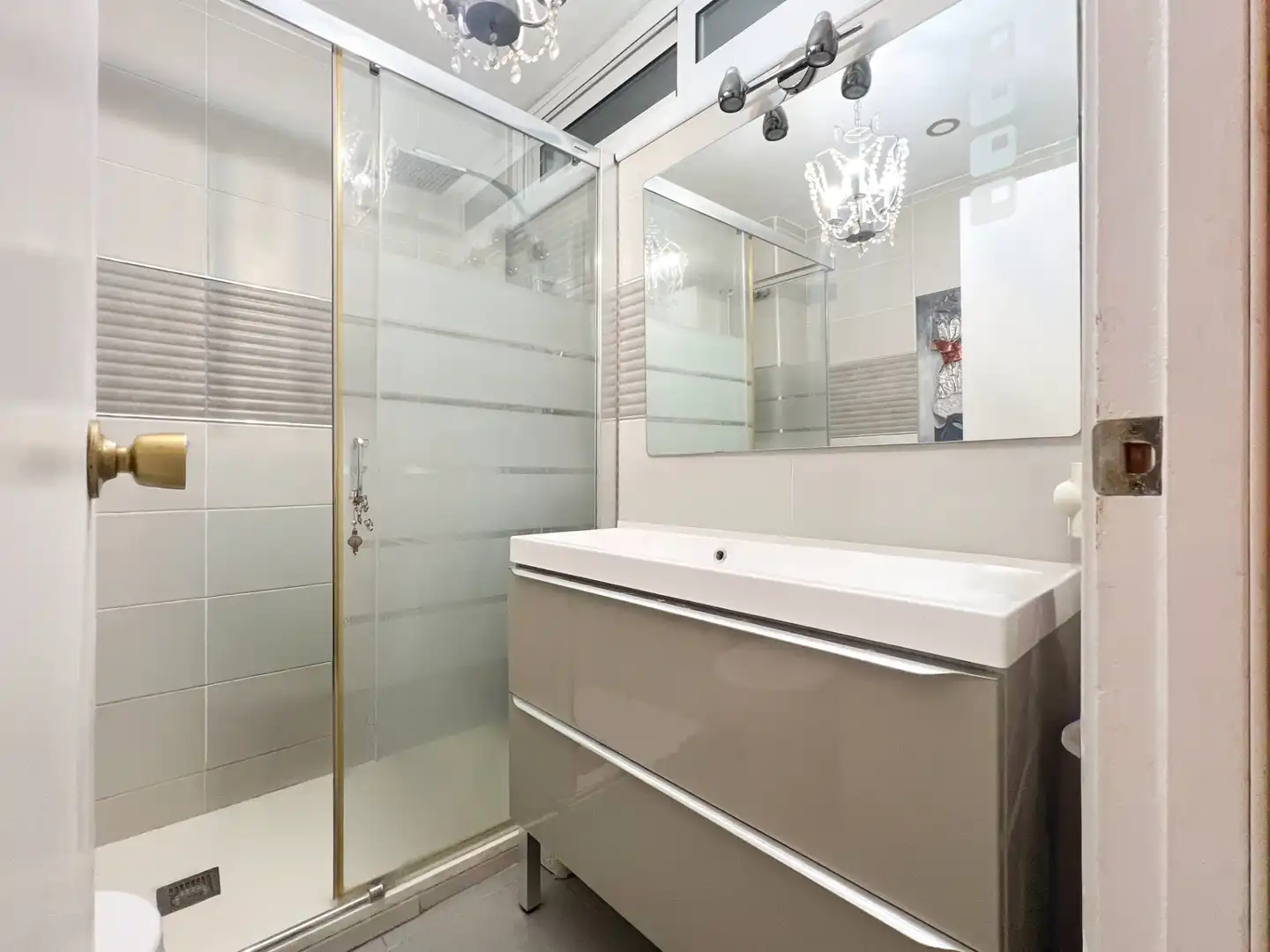 Badezimmer von Einfamilien-Reihenhaus zum Verkauf in Mollet del Vallès mit Klimaanlage, Heizung und Privatgarten