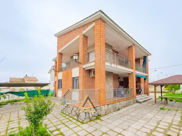 Villa con piscina in vendita a Paseo del Carraperal 110