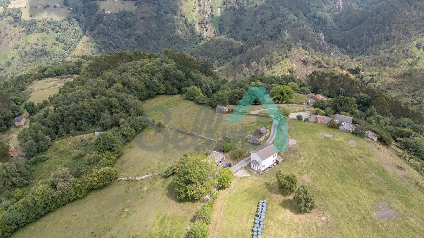 Houses for sale in La Cadorna, Valdés - Luarca