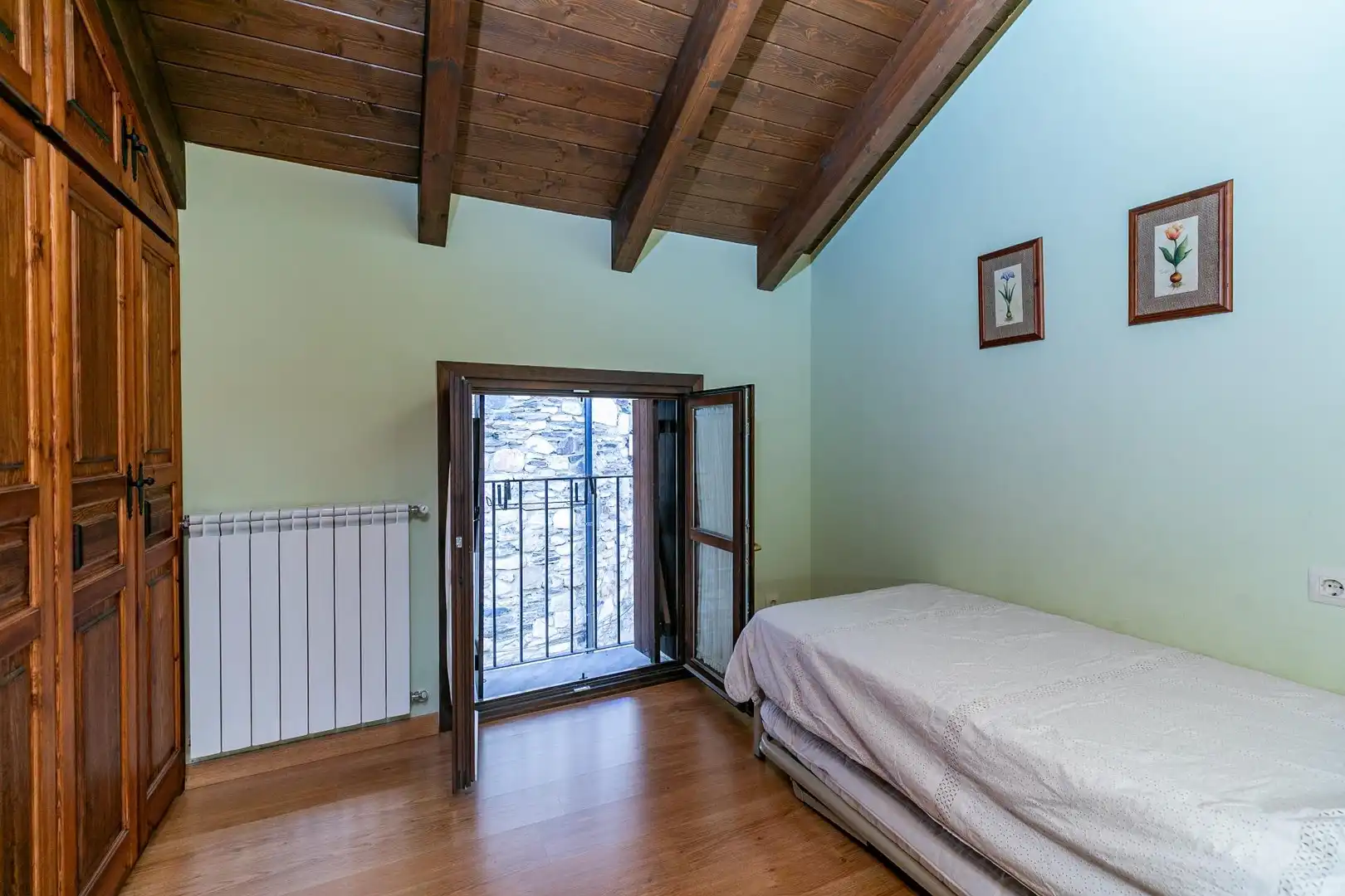 Country homes for sale in Sahún