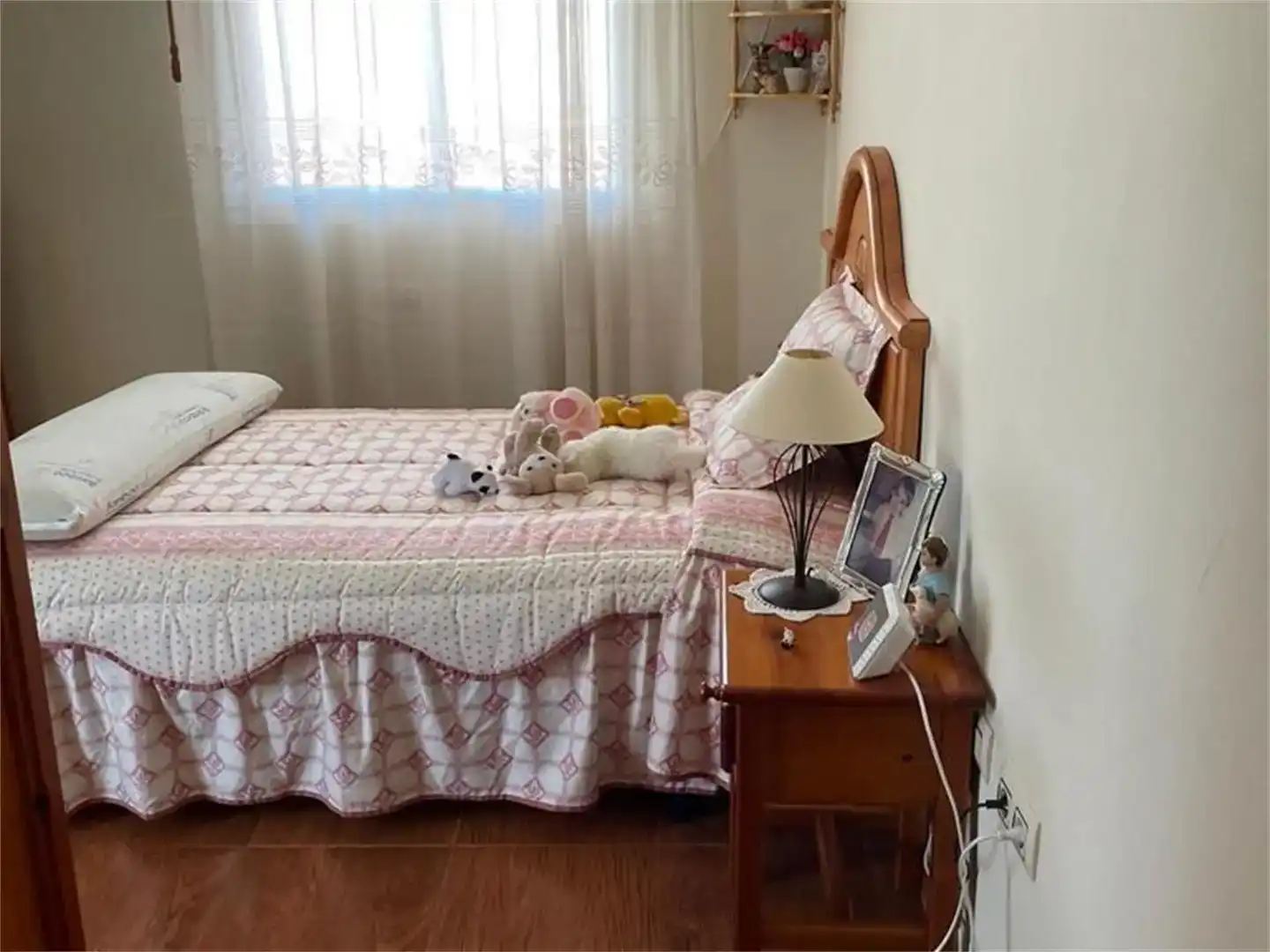 Bedroom of Attic for sale in Berja  with Air Conditioner