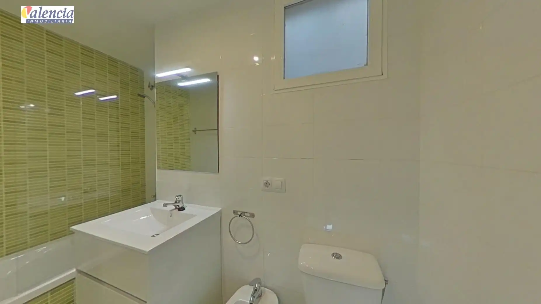 Bathroom of Apartments for sale in Paterna