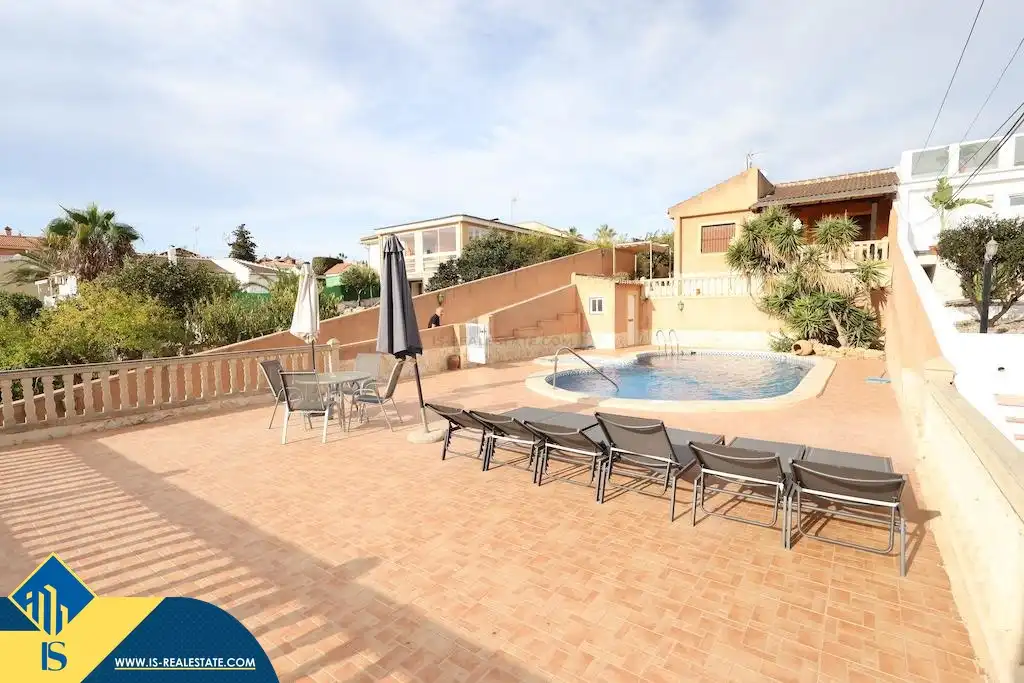 Piscina de Casa o xalet de lloguer en Orihuela amb Terrassa, Piscina i Moblat