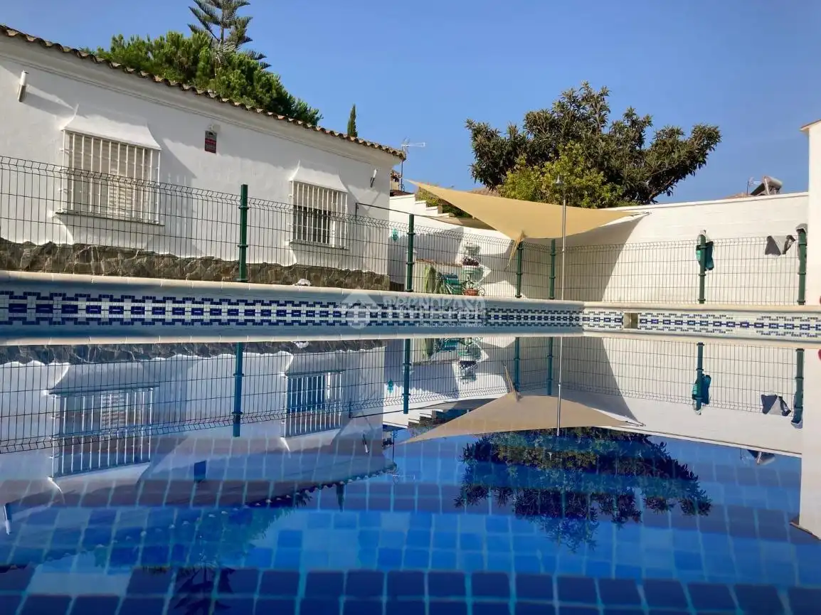 Piscina de Casa o xalet en venda en Chiclana de la Frontera