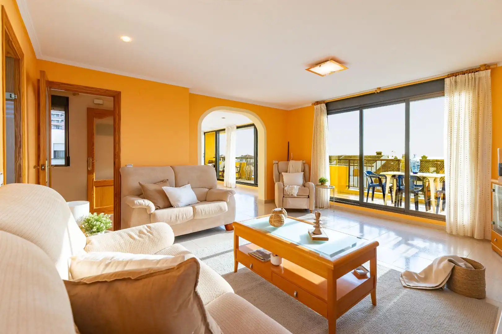 Sala de estar de Ático en venta en Tavernes de la Valldigna con Terraza, Trastero y Amueblado