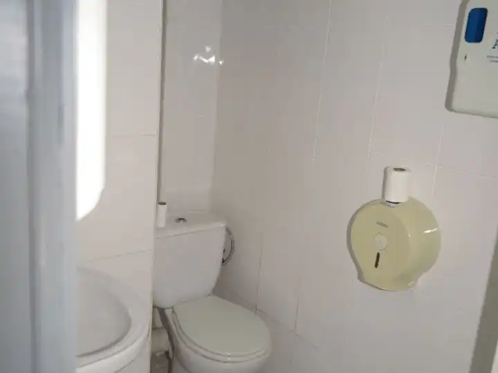 Bathroom of Office for rent in Valencia