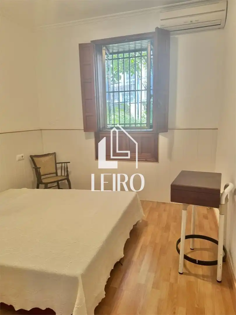 Dormitori de Casa adosada en venda en A Illa de Arousa  amb Calefacció, Terrassa i Moblat
