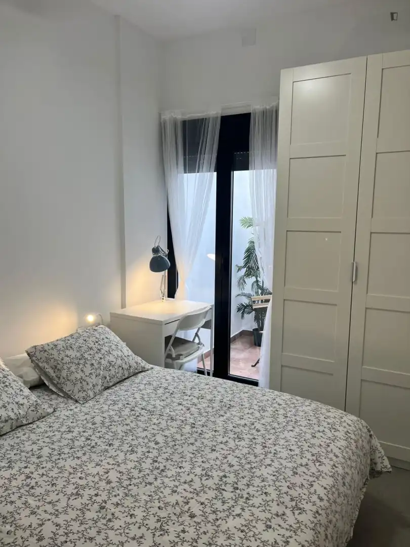 Dormitori de Apartament de lloguer en Valencia amb Aire condicionat, Moblat i Forn