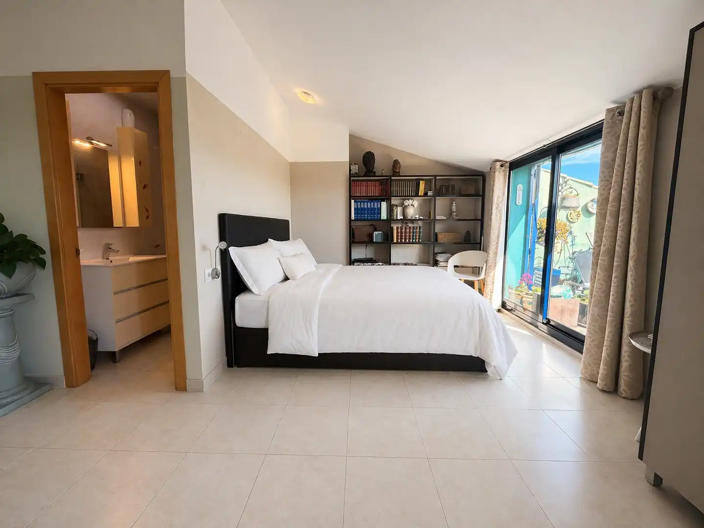 Schlafzimmer von Maisonette zum Verkauf in L'Escala mit Klimaanlage, Heizung und Terrasse