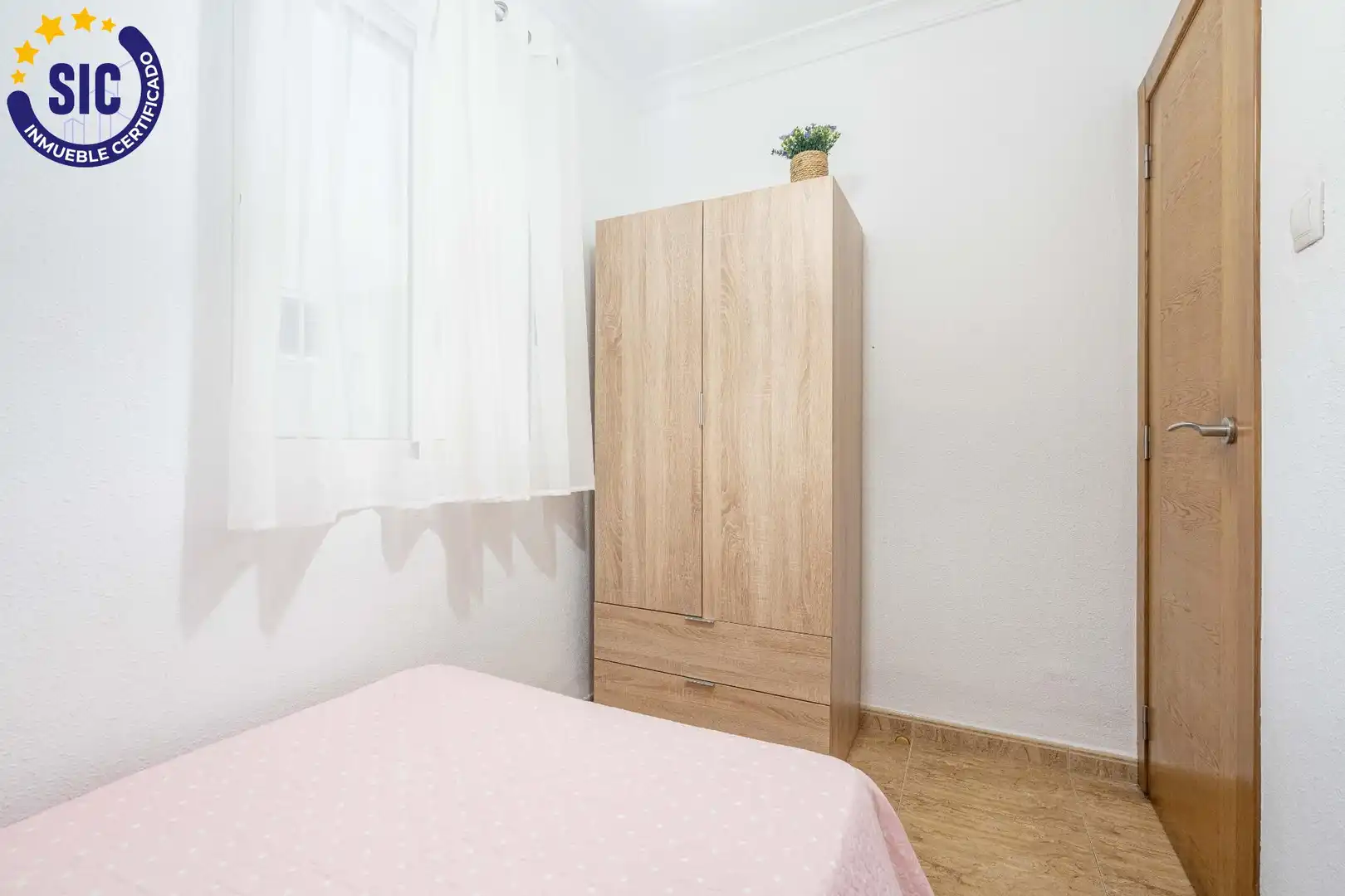 Dormitori de Apartament en venda en Sueca amb Terrassa i Balcó