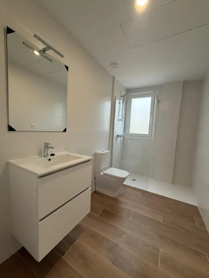 Baño de Piso de alquiler en Cabrera de Mar con Aire acondicionado y Balcón