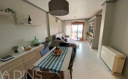 Sala d'estar de Pis en venda en Sant Feliu de Codines amb Aire condicionat i Terrassa