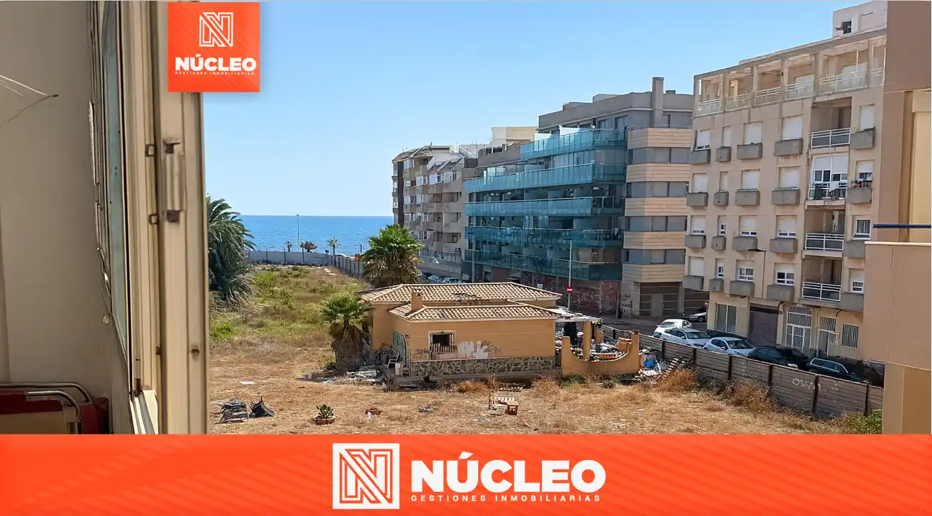 Piso en venta en Torrevieja con Aire acondicionado, Terraza y Amueblado