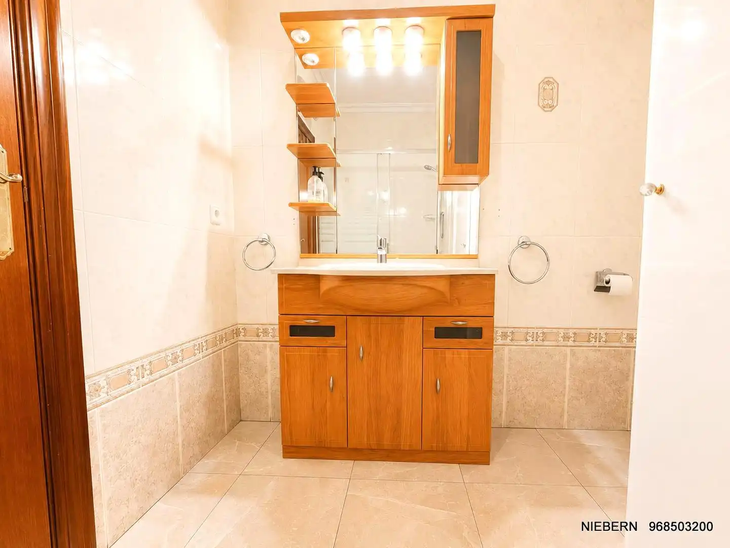Baño de Piso de alquiler en Cartagena con Aire acondicionado, Amueblado y Horno