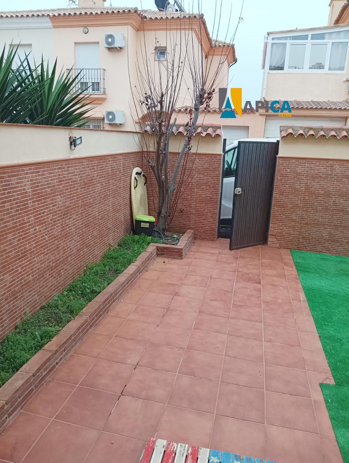Jardí de Casa adosada en venda en Población de Arroyo amb Aire condicionat