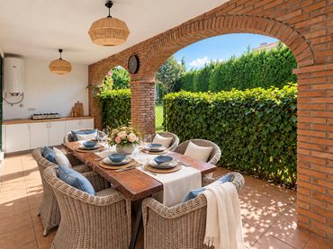 Terraced house with pool for sale in Calle Rafael Alberti 6