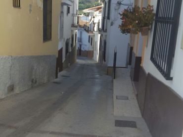 Casa amb balcó en venda a Calle Agua