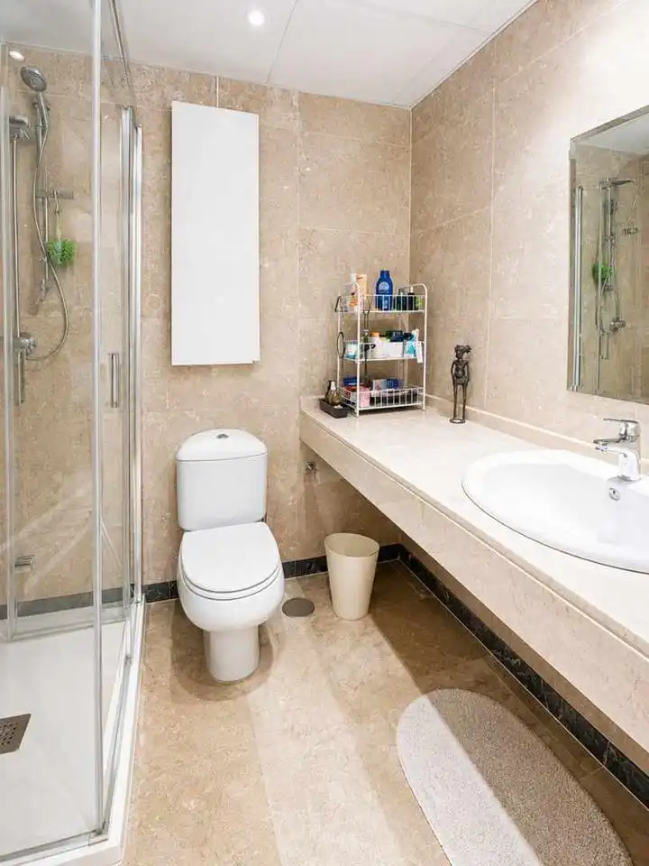 Baño de Apartamento en venta en Manilva con Aire acondicionado, Calefacción y Terraza