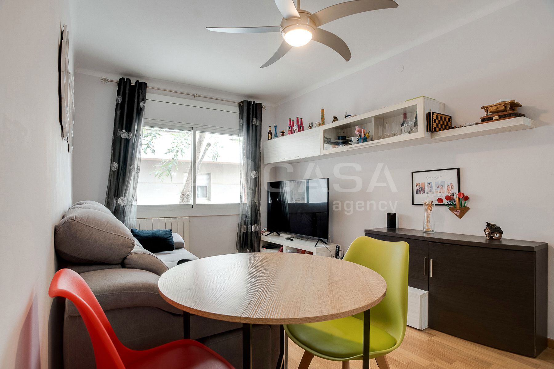 Wohnzimmer von Wohnung zum Verkauf in  Barcelona Capital mit Klimaanlage, Heizung und Parkett