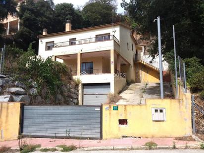 Vista exterior de Casa o xalet en venda en Dosrius amb Jardí privat i Terrassa