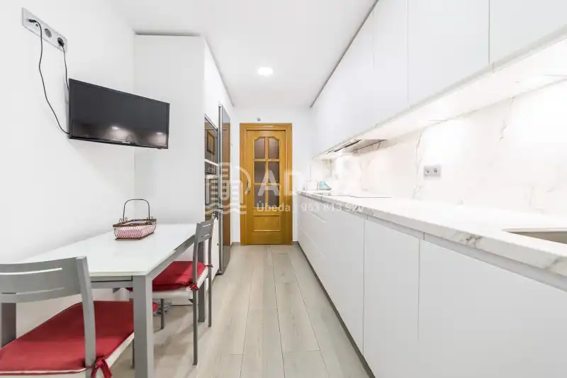 Cocina de Piso en venta en Úbeda con Aire acondicionado, Calefacción y Trastero