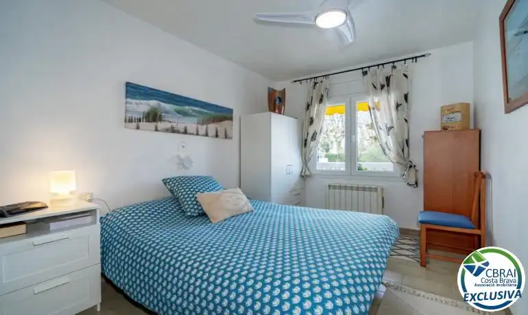 Schlafzimmer von Erdgeschoss zum Verkauf in Empuriabrava mit Möbliert und Gemeinschaftspool