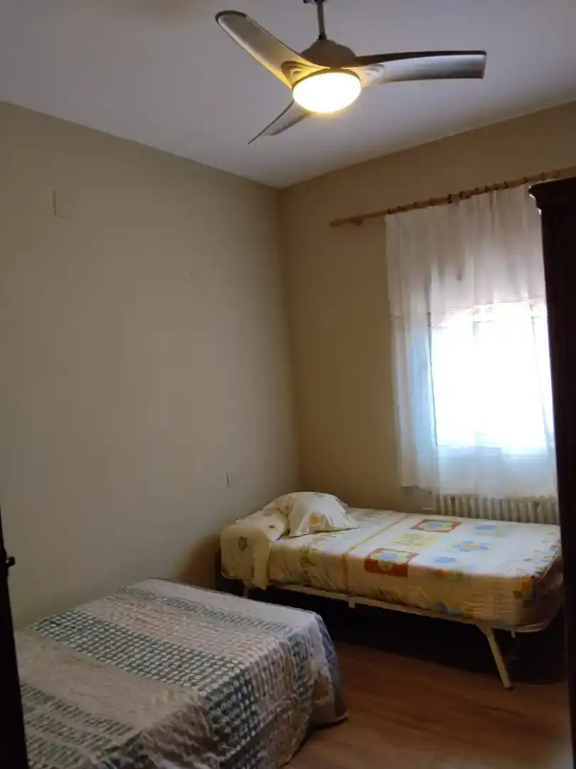 Dormitori de Casa o xalet en venda en Membrilla amb Aire condicionat, Jardí privat i Parquet
