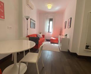 Sala d'estar de Pis de lloguer en  Madrid Capital amb Aire condicionat, Calefacció i Moblat