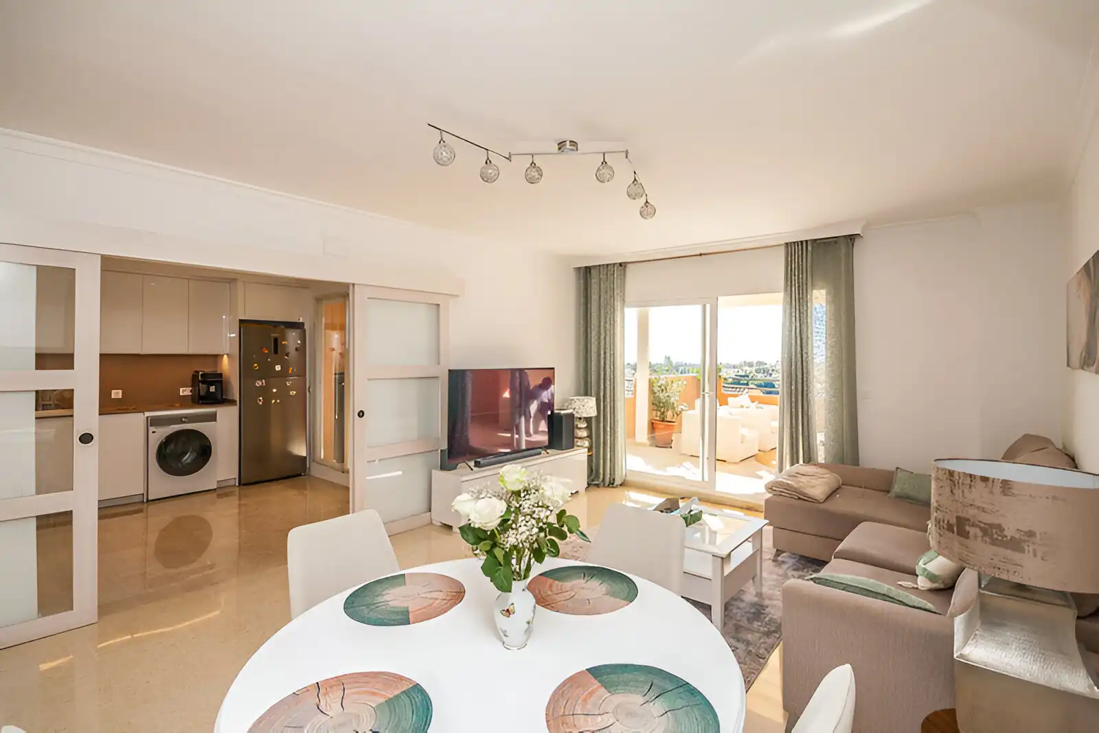Sala de estar de Ático en venta en Marbella con Terraza y Amueblado