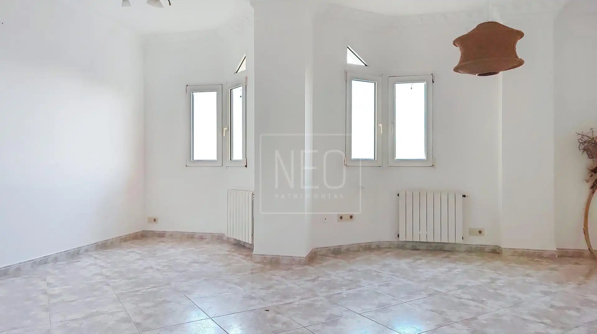 Planta baja en venta en Valencia con Jardín privado y Piscina comunitaria