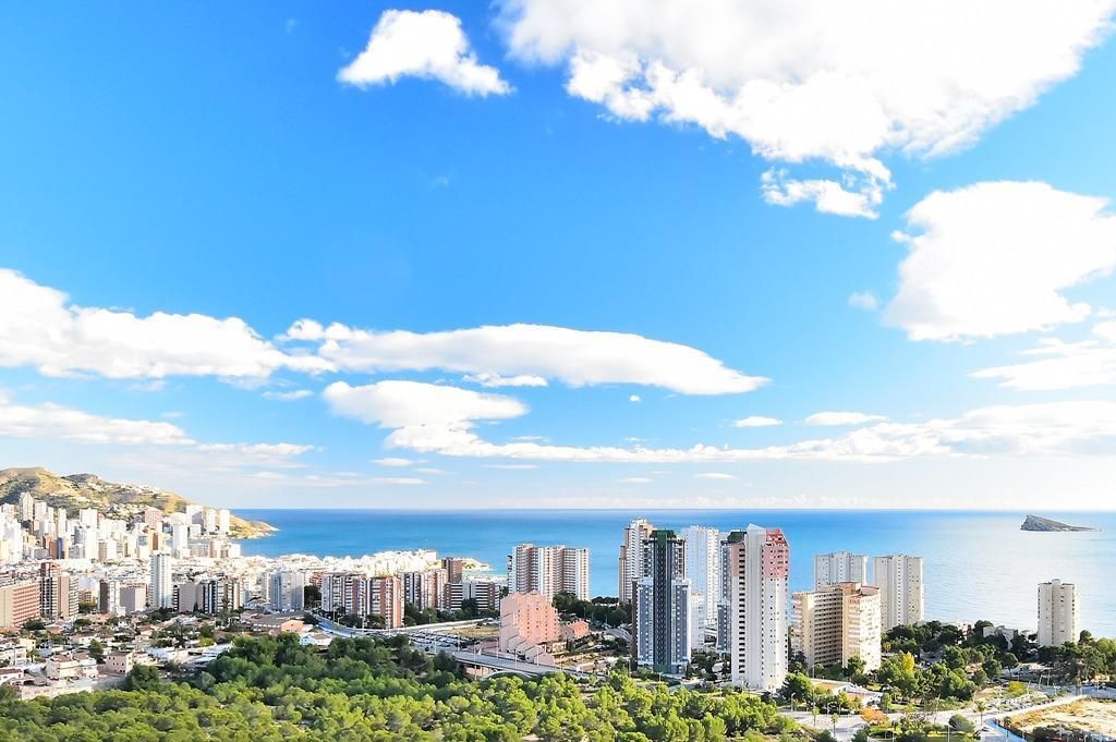 Vista exterior de Apartamento en venta en Benidorm con Aire acondicionado, Jardín privado y Terraza