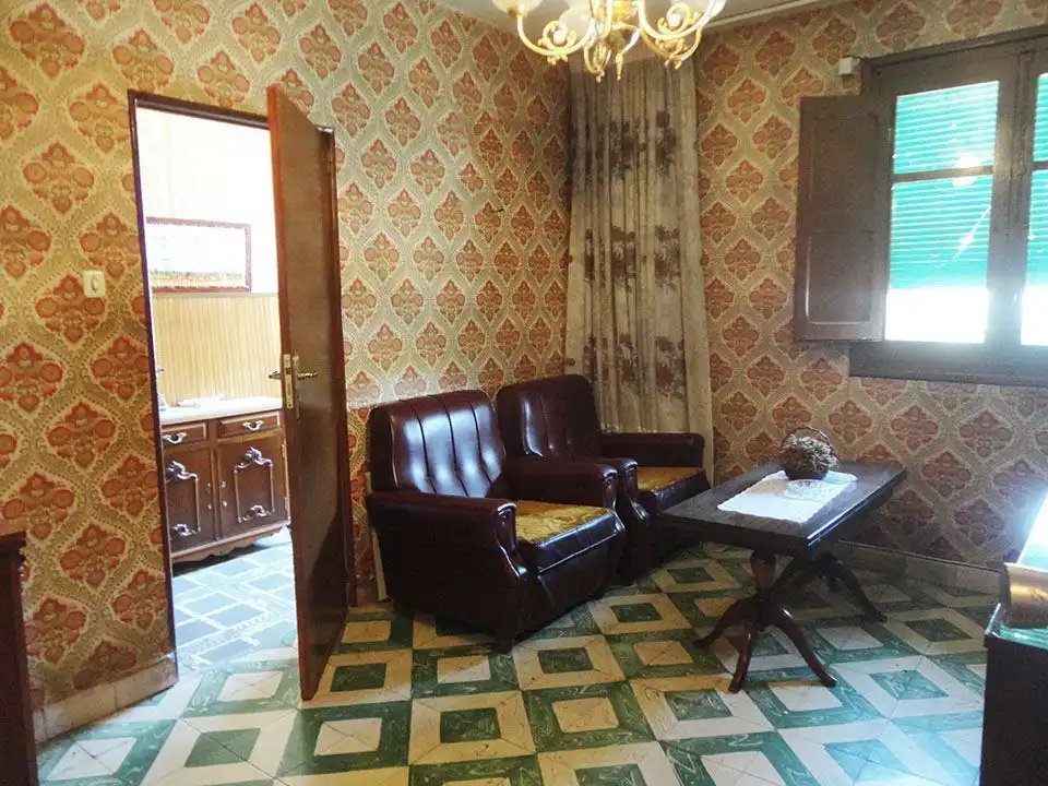 Wohnzimmer von Einfamilien-Reihenhaus zum Verkauf in Salas de los Infantes mit Heizung und Privatgarten