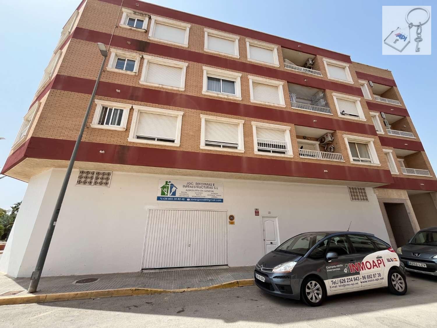 Vista exterior de Apartament en venda en Los Montesinos amb Terrassa
