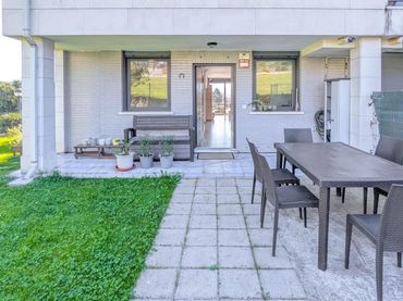 Flat with garden for sale in Cudón