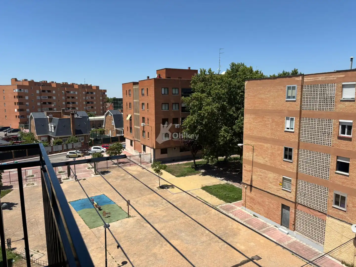 Vista exterior de Pis en venda en Parla amb Terrassa