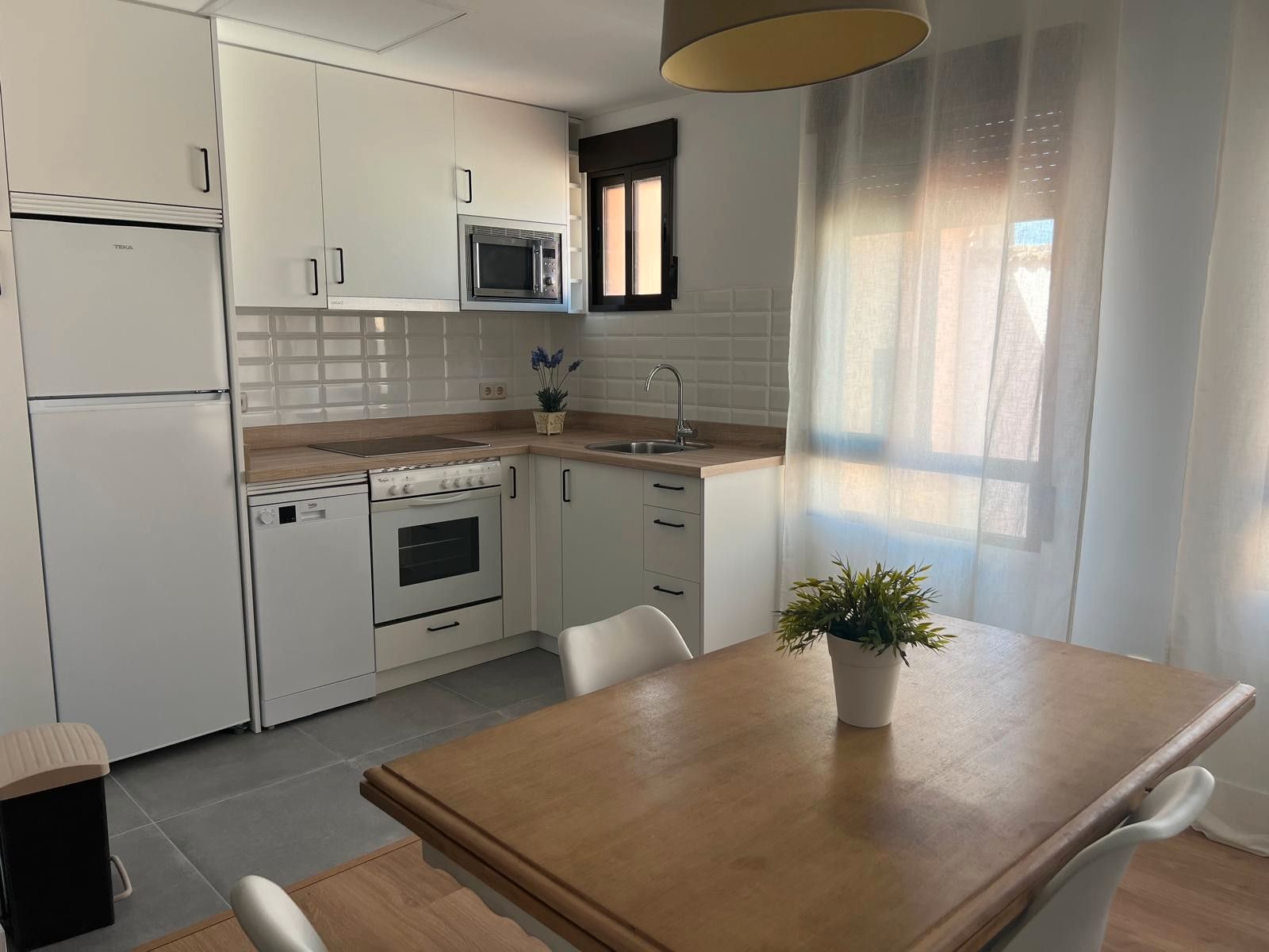 Kitchen of Duplex to rent in Alcalá de Henares  with Heating, Furnished and Oven