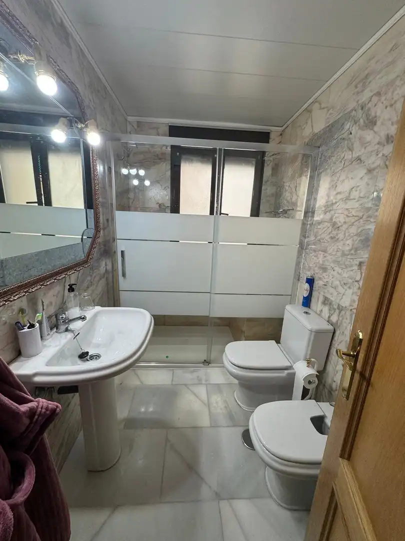 Bany de Casa o xalet en venda en Córdoba amb Aire condicionat, Calefacció i Terrassa